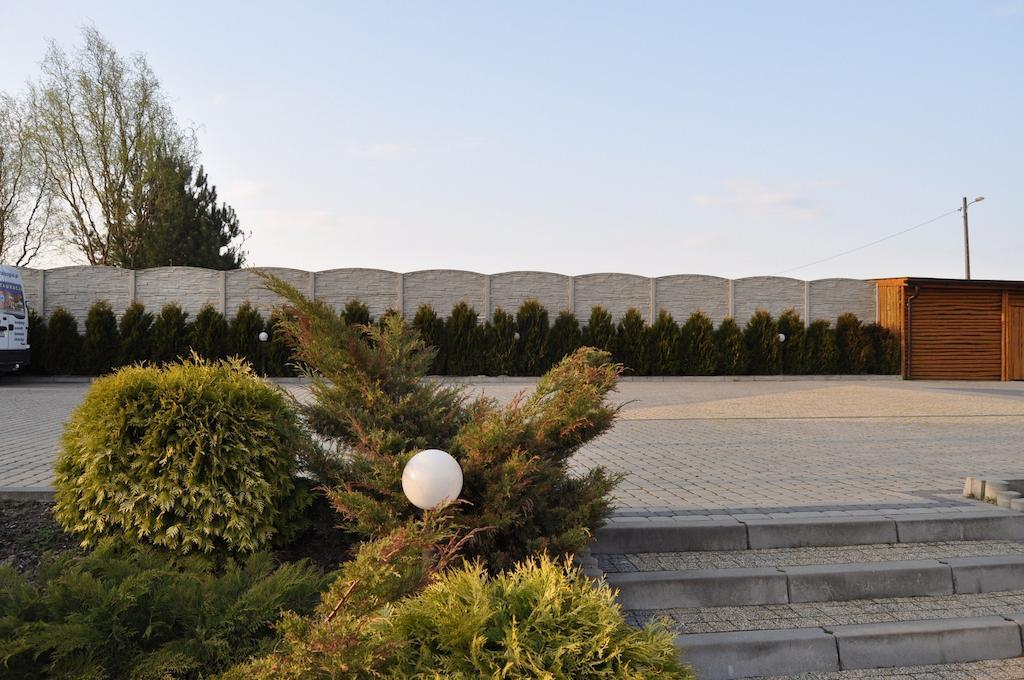 Niewiesze Hotel Zagiel מראה חיצוני תמונה