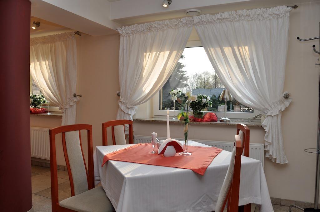 Niewiesze Hotel Zagiel מראה חיצוני תמונה