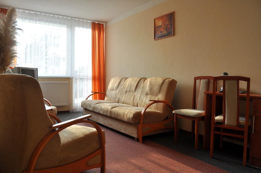 Niewiesze Hotel Zagiel מראה חיצוני תמונה