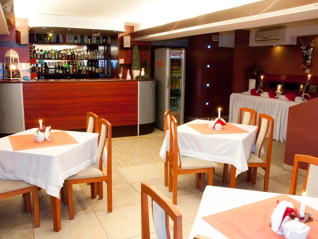 Niewiesze Hotel Zagiel מראה חיצוני תמונה