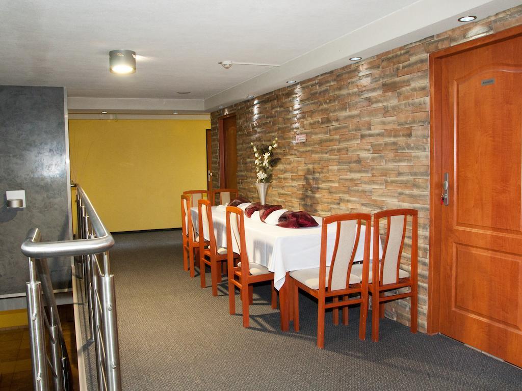 Niewiesze Hotel Zagiel מראה חיצוני תמונה