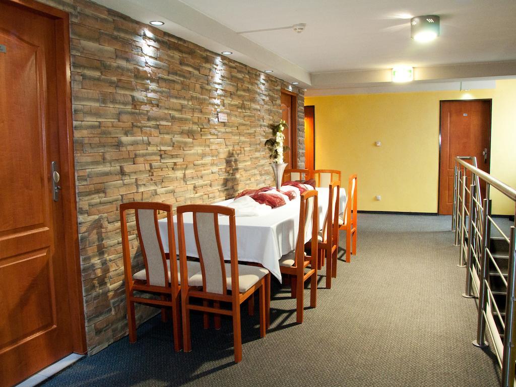 Niewiesze Hotel Zagiel מראה חיצוני תמונה