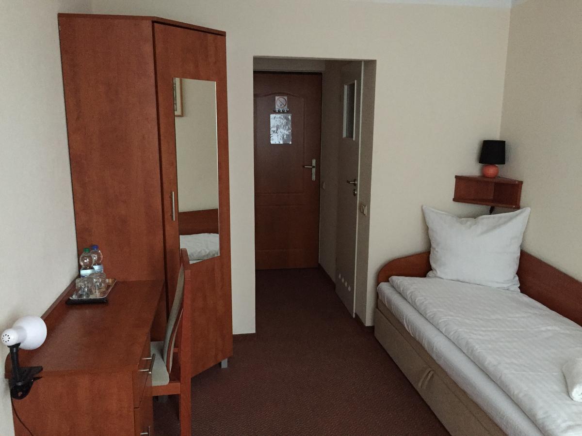 Niewiesze Hotel Zagiel מראה חיצוני תמונה